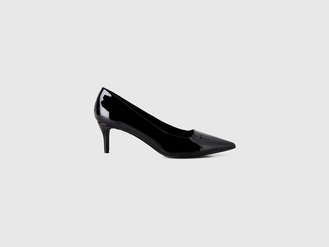 Black Pumps With Patent Heels_81A8DD02P_100_01