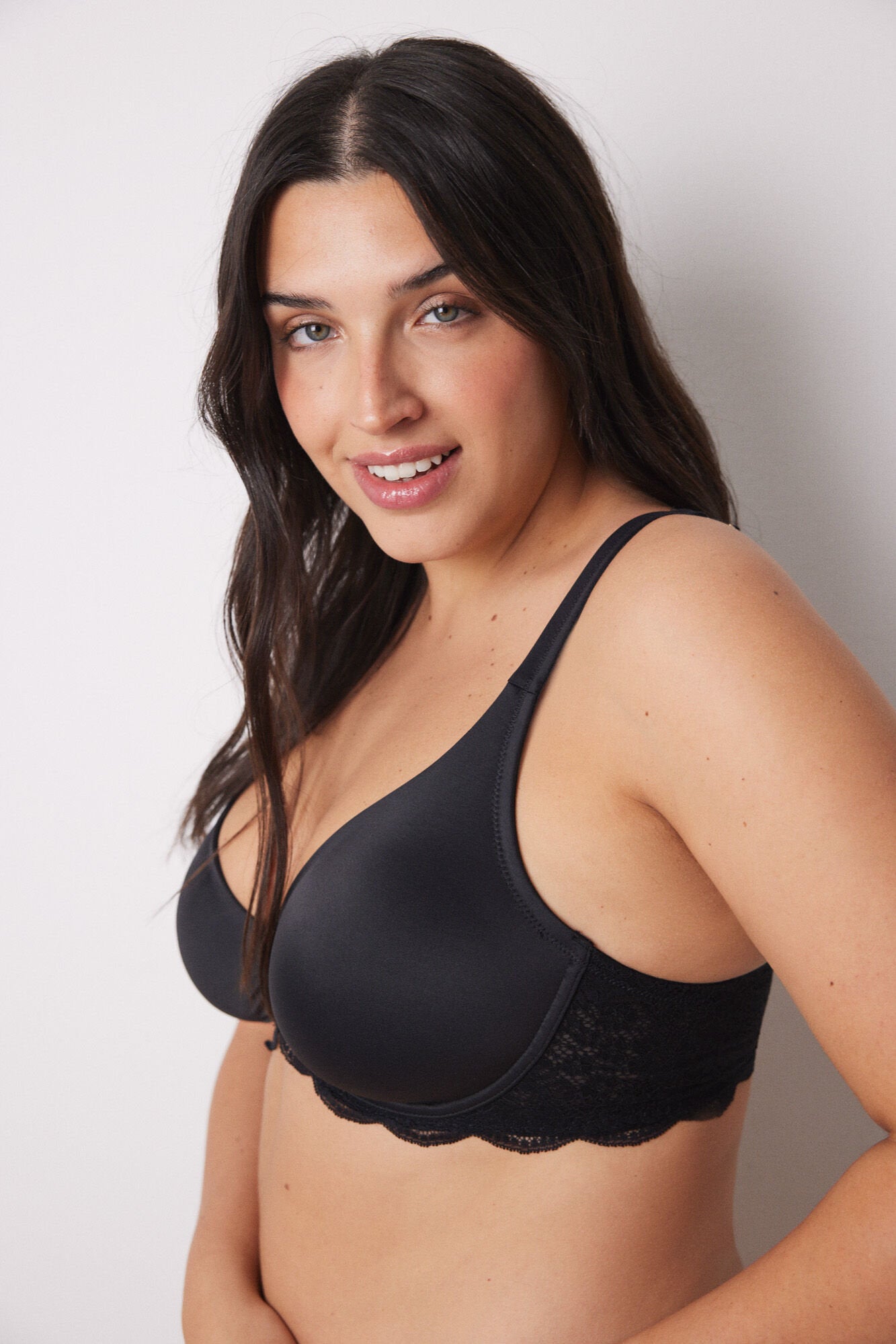 Real Microfiber Reducer Bra and Black Lace_8430022_01_02