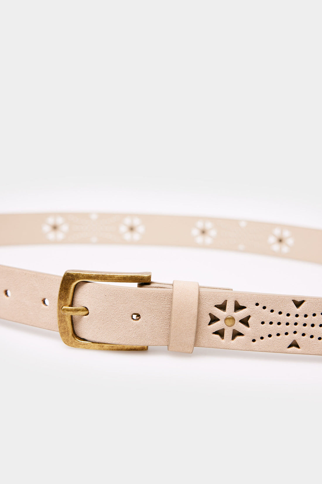 Thin Pink Belt With Cutout Design_8467053_38_02
