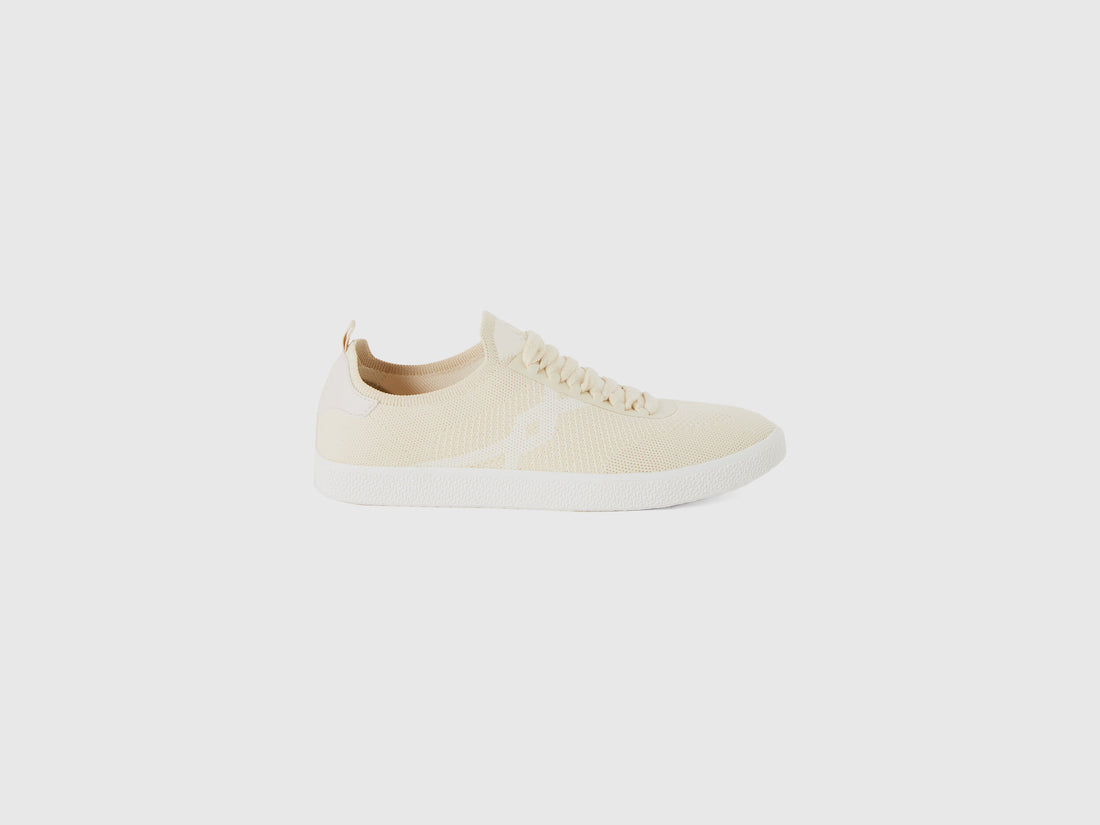 Creamy White And Beige Lightweight Sneakers_852Nud02D_0Z3_01