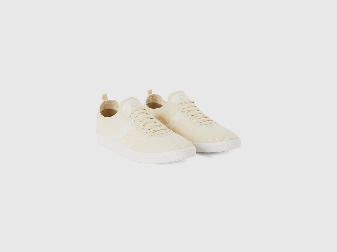 Creamy White And Beige Lightweight Sneakers_852Nud02D_0Z3_02