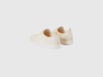 Creamy White And Beige Lightweight Sneakers_852Nud02D_0Z3_03