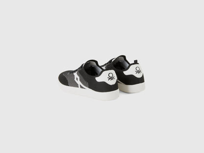 Low Top Black And White Sneakers_852Nud02D_100_03