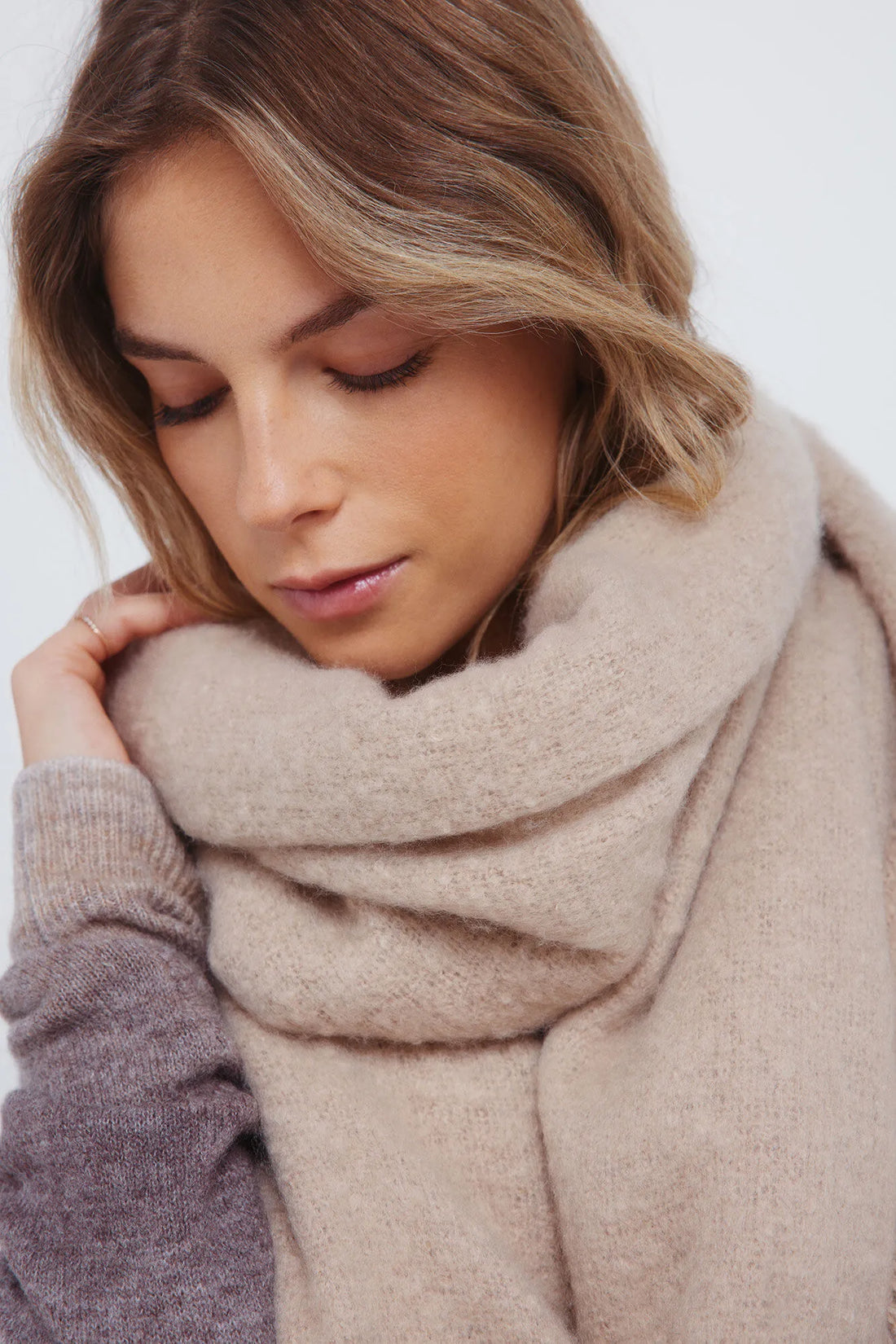 Springfield_0_Plain Soft Touch Scarf_8562482_35_02