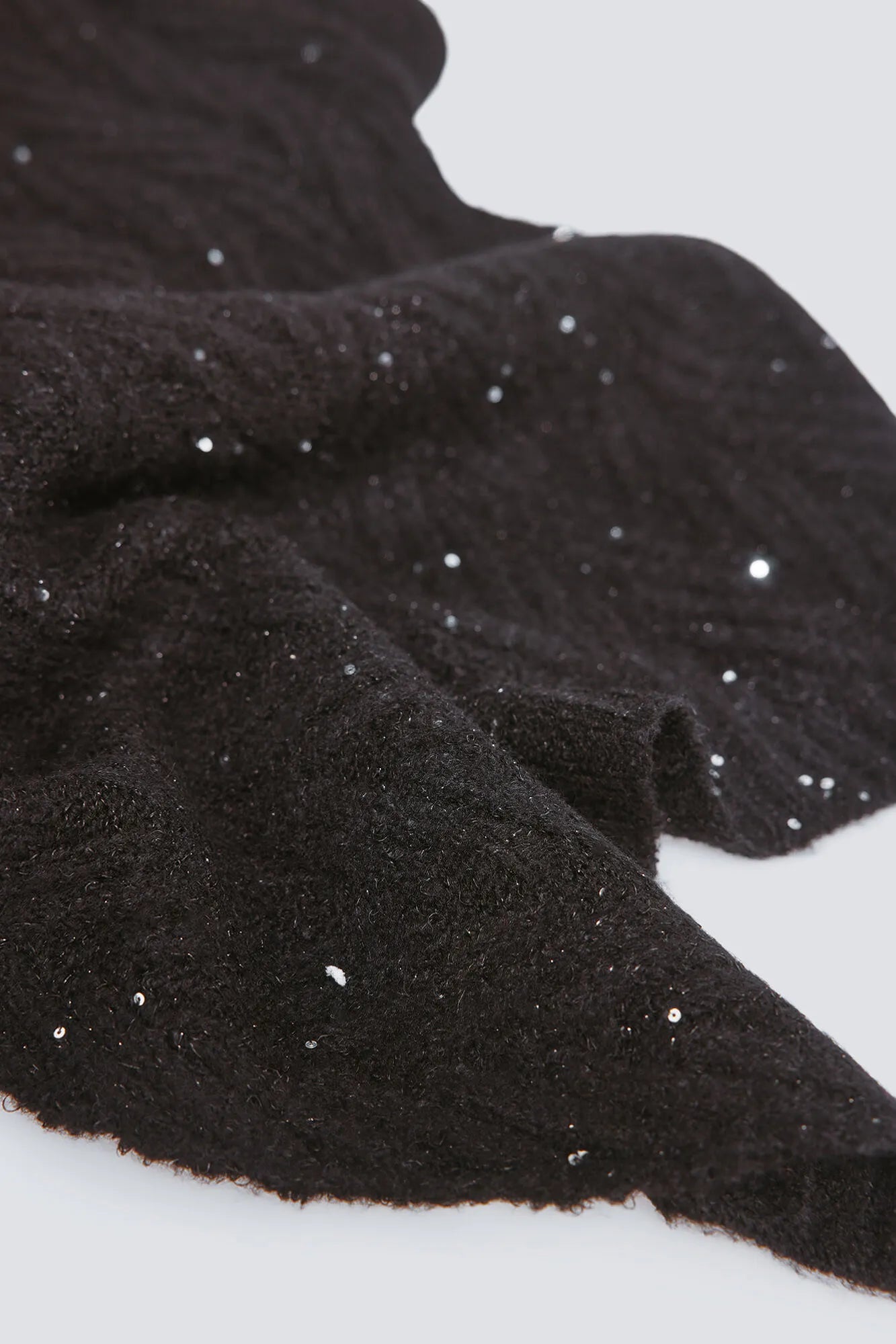 Springfield_Black_Sequin Scarf_8562500_01_03