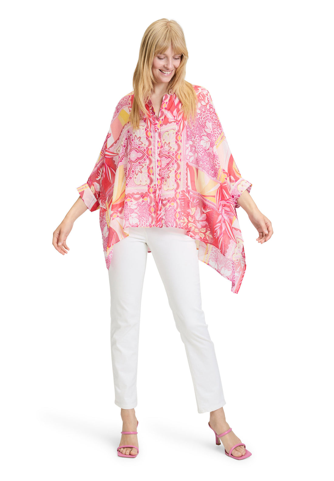 Betty Barclay_Tunic Blouse with Batwing Sleeves_8690-2589_2844_02