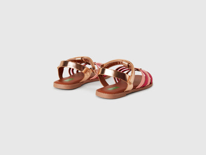 Benetton_Glossy Flat Sandals_86E3CD01S_901_03