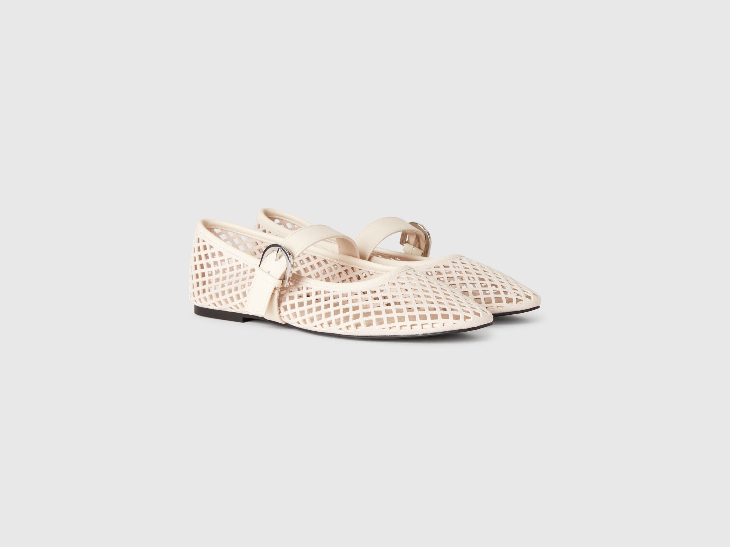 Benetton_Mesh Flats_87FCDD03Q_0R2_02