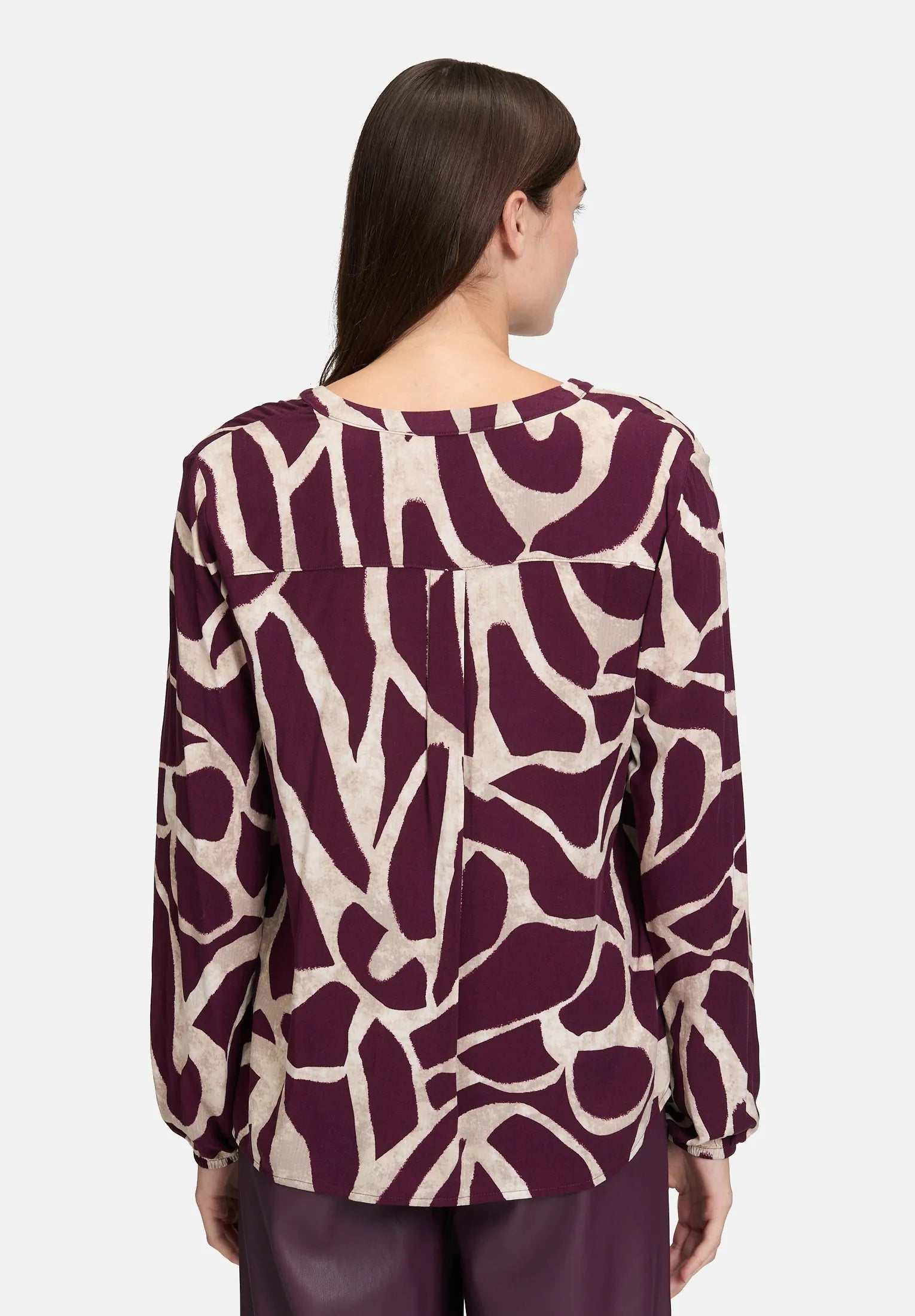 Betty Barclay_Dark Red/Nature_Slip-On Blouse with Print_8826-3089_4807_03