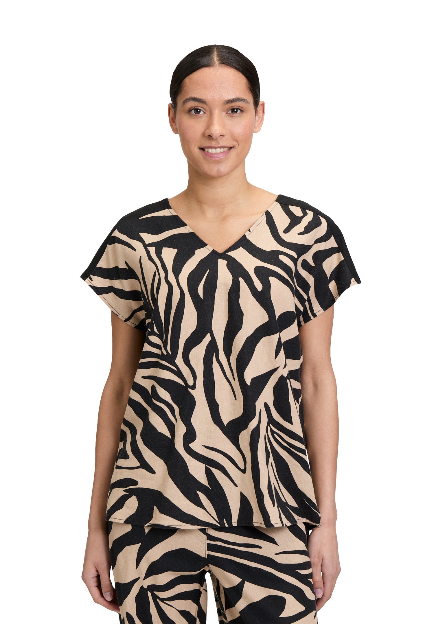 Betty Barclay_Blouse Short 1/2 Sleeve_8831-1212_9875_01