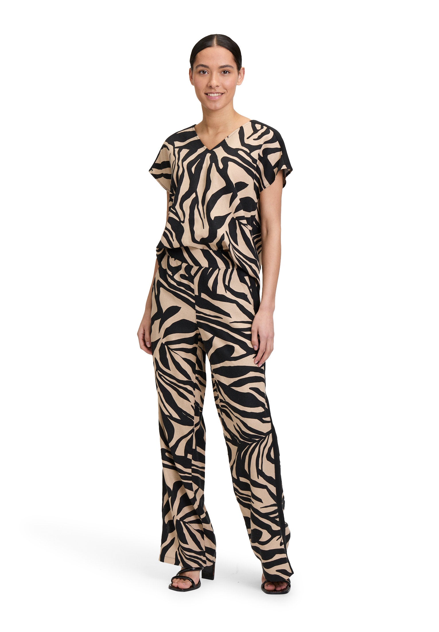 Betty Barclay_Blouse Short 1/2 Sleeve_8831-1212_9875_02