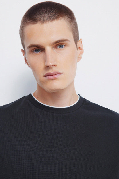 Springfield_Black_Double Waffle Fabric T-Shirt_8832417_28_02