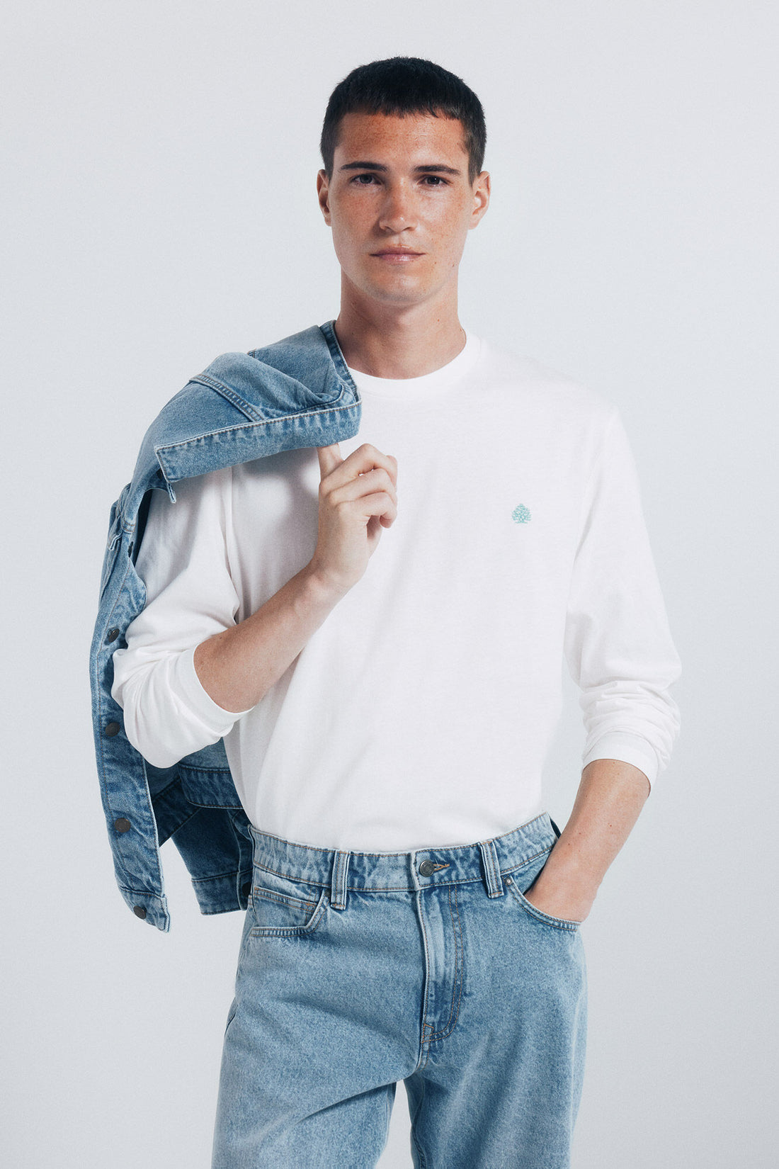 Springfield_Ivory_Basic Long Sleeve T-Shirt with a Soft Finish_8832421_96_01