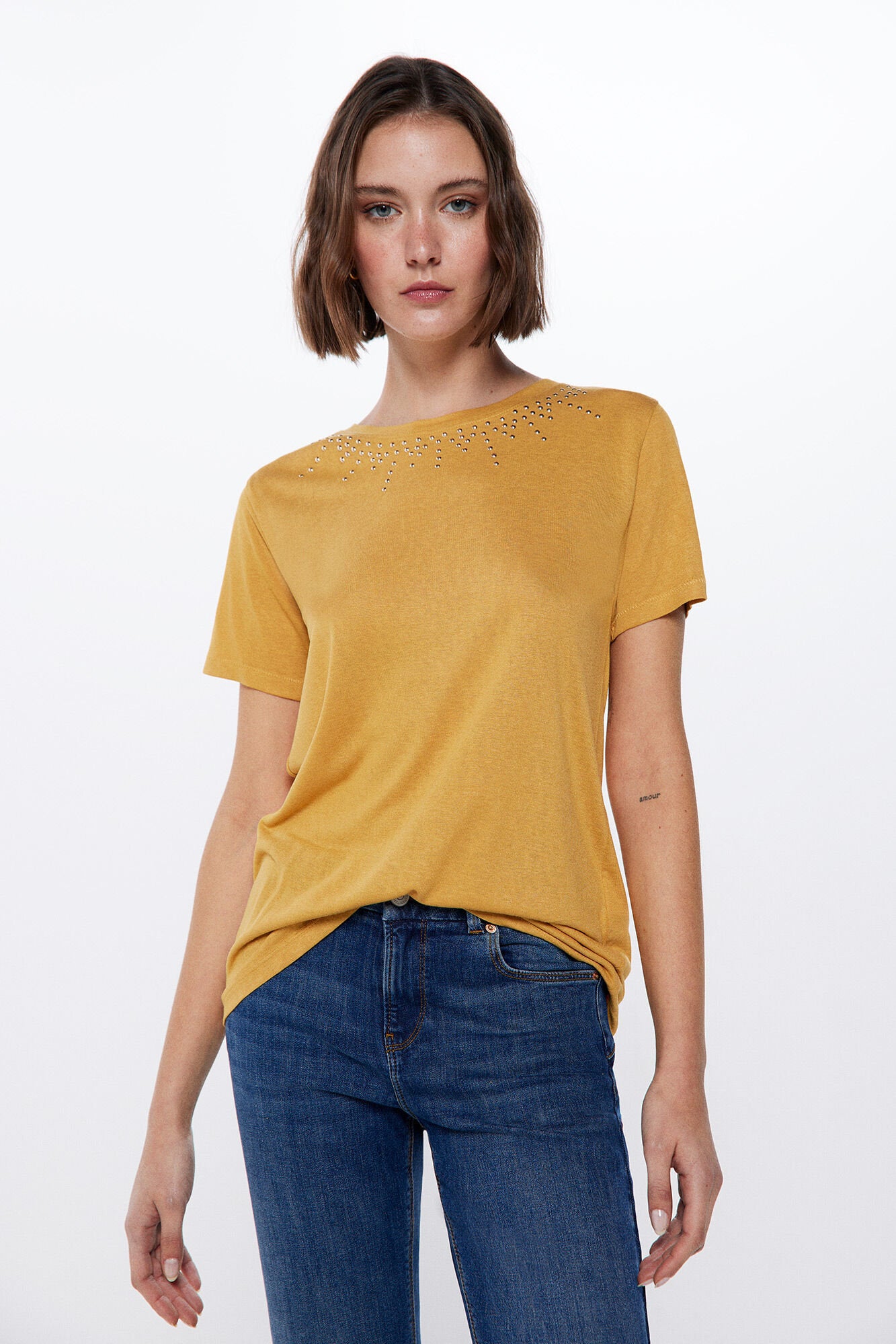 Round Neck T Shirt_8867851_08_01