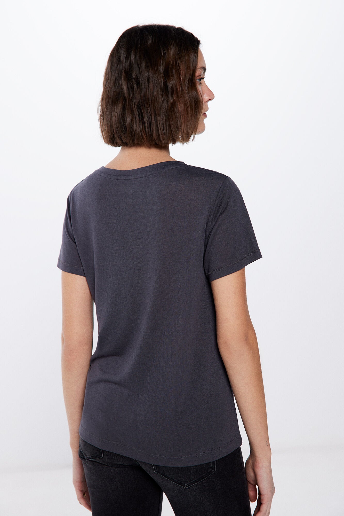 Round Neck T Shirt_8867851_41_05