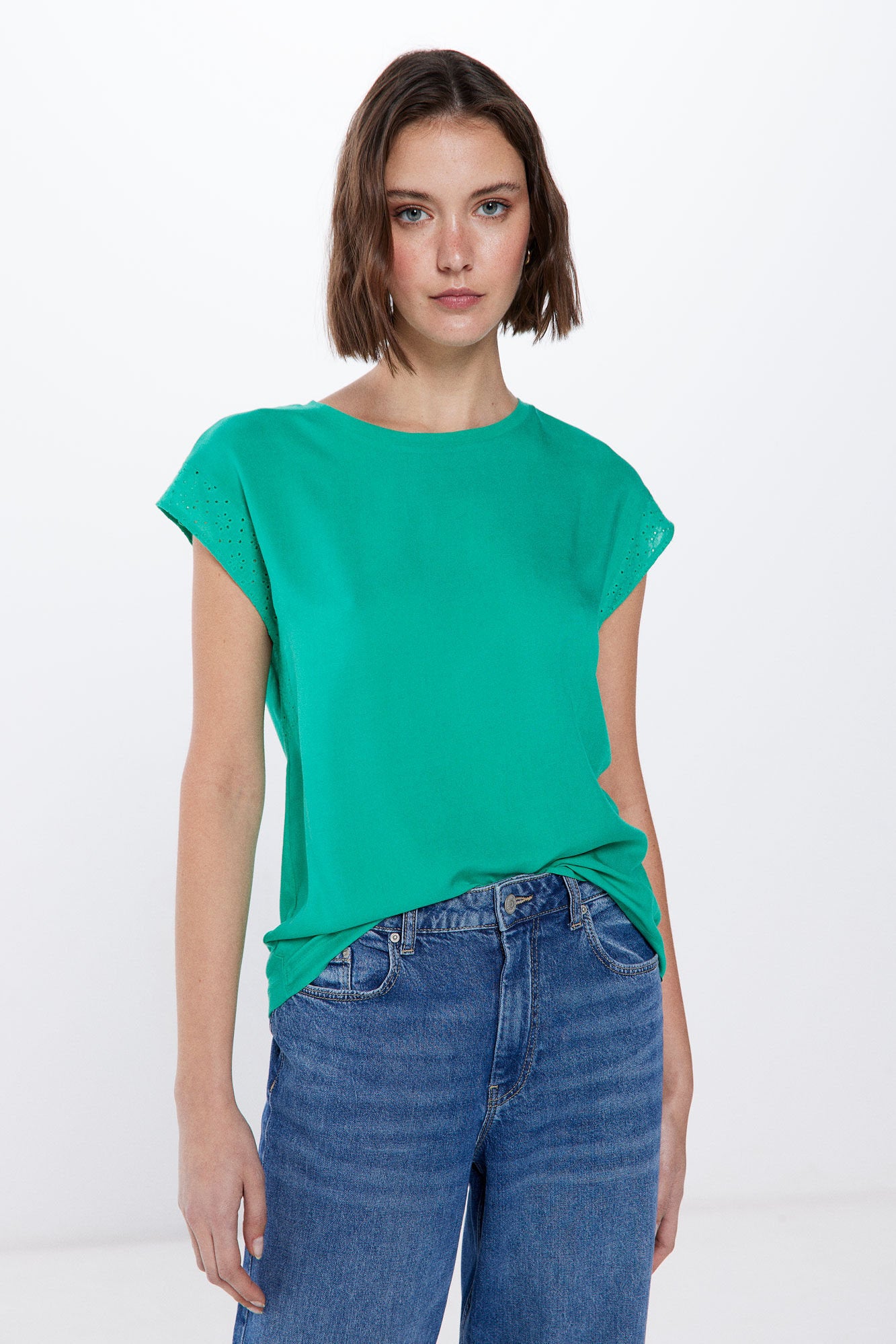 Round Neck T Shirt_8867880_24_01