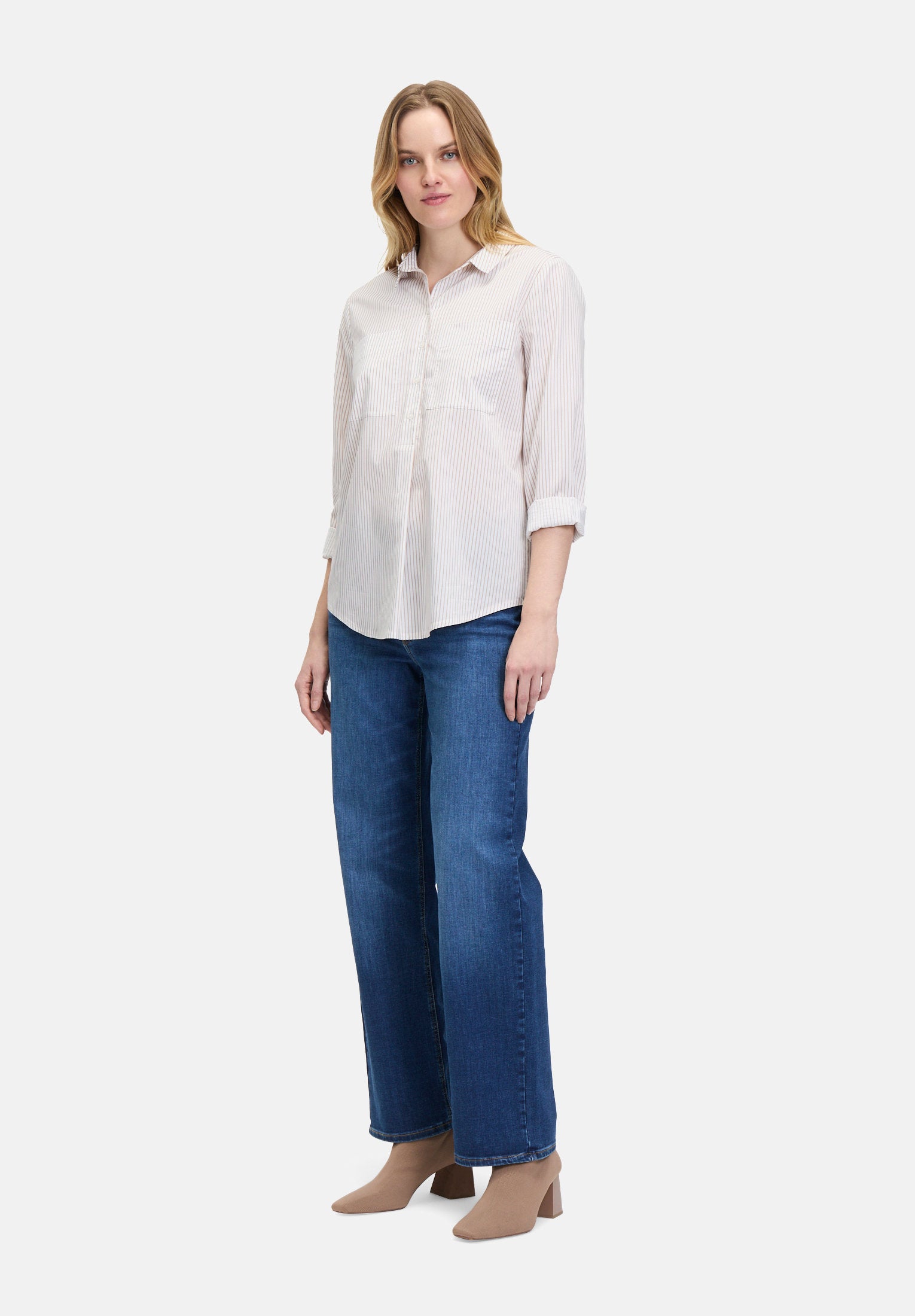 Betty Barclay_Long-Sleeved Blouse with Stripes_8886-3150_1878_02