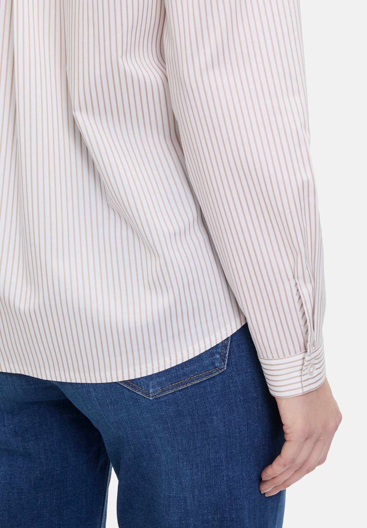 Betty Barclay_Long-Sleeved Blouse with Stripes_8886-3150_1878_07