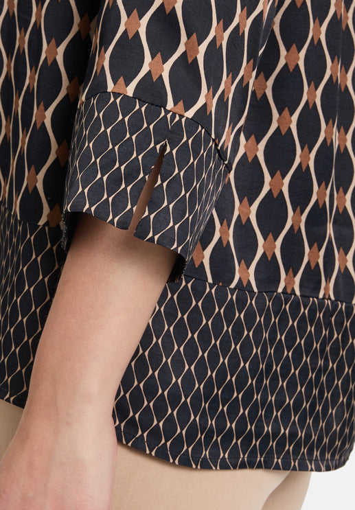 Betty Barclay_Black/Beige_Slip Blouse with Print_8906-1443_9875_07