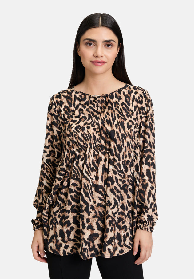Betty Barclay_Black/Beige_Slip Blouse with Pleats_8908-1465_9875_01