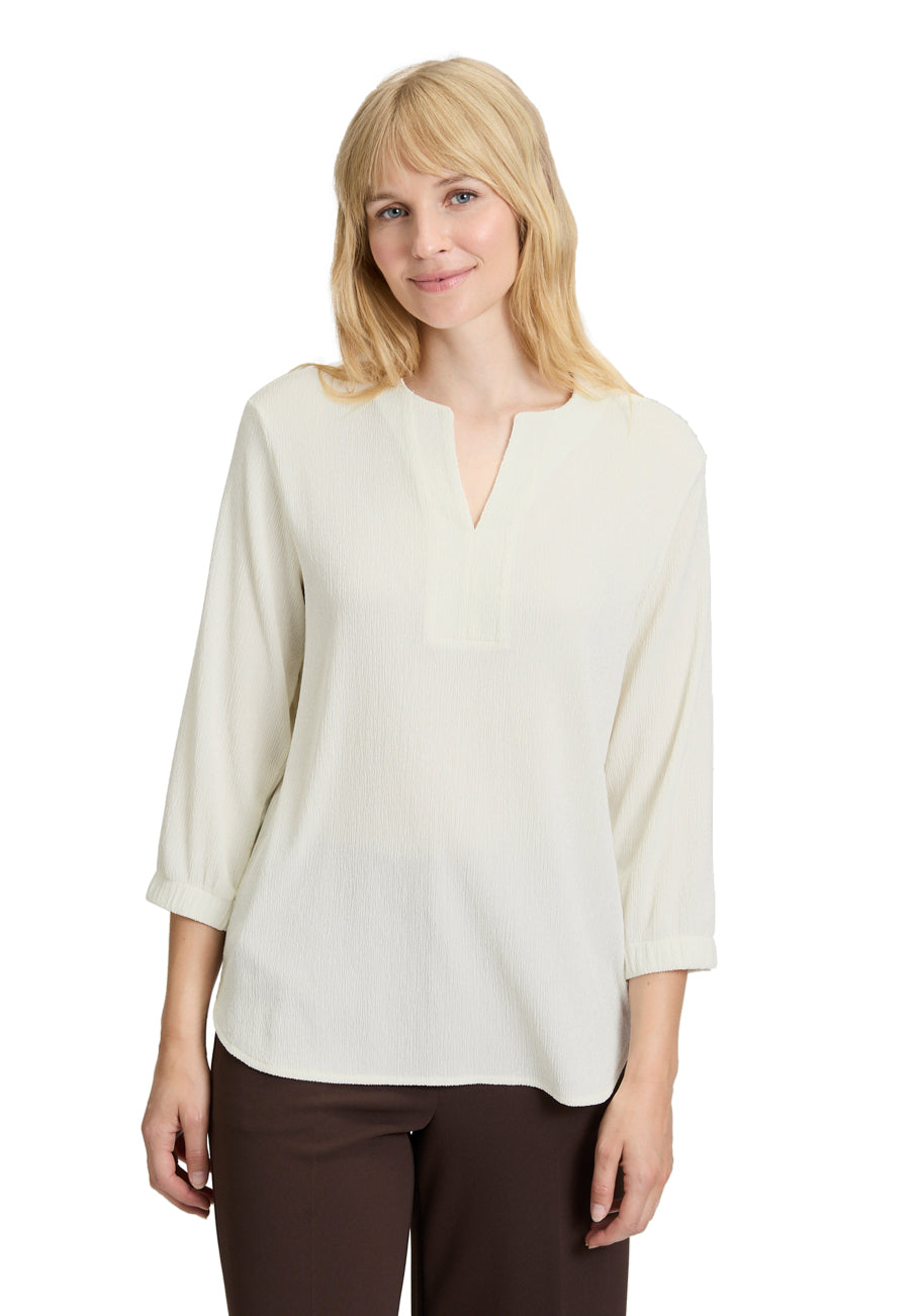 Betty Barclay_Offwhite_Slip Blouse with Structure_8909-1468_1014_01