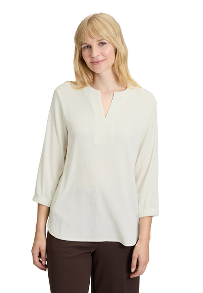 Betty Barclay_Offwhite_Slip Blouse with Structure_8909-1468_1014_01