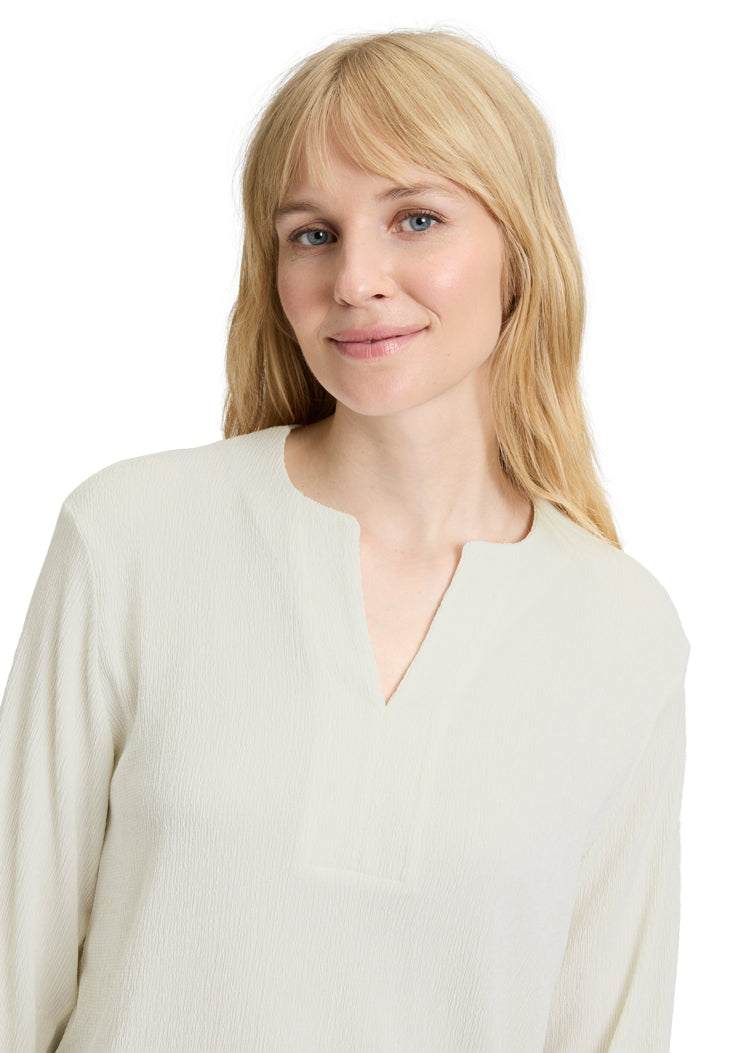 Betty Barclay_Offwhite_Slip Blouse with Structure_8909-1468_1014_04