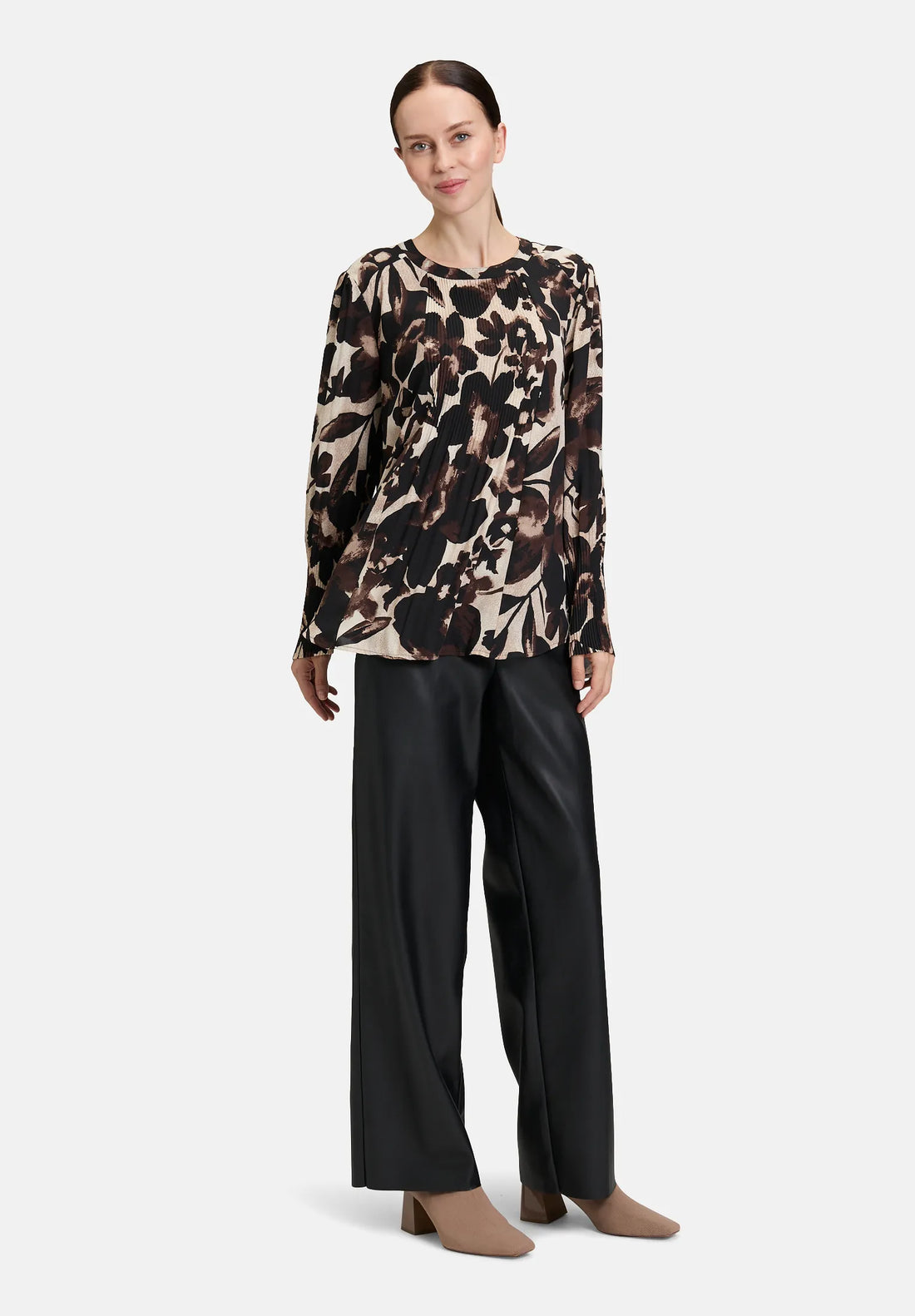 Betty Barclay_Beige/Brown_Slip Blouse with Pleats_8924-1623_7875_02