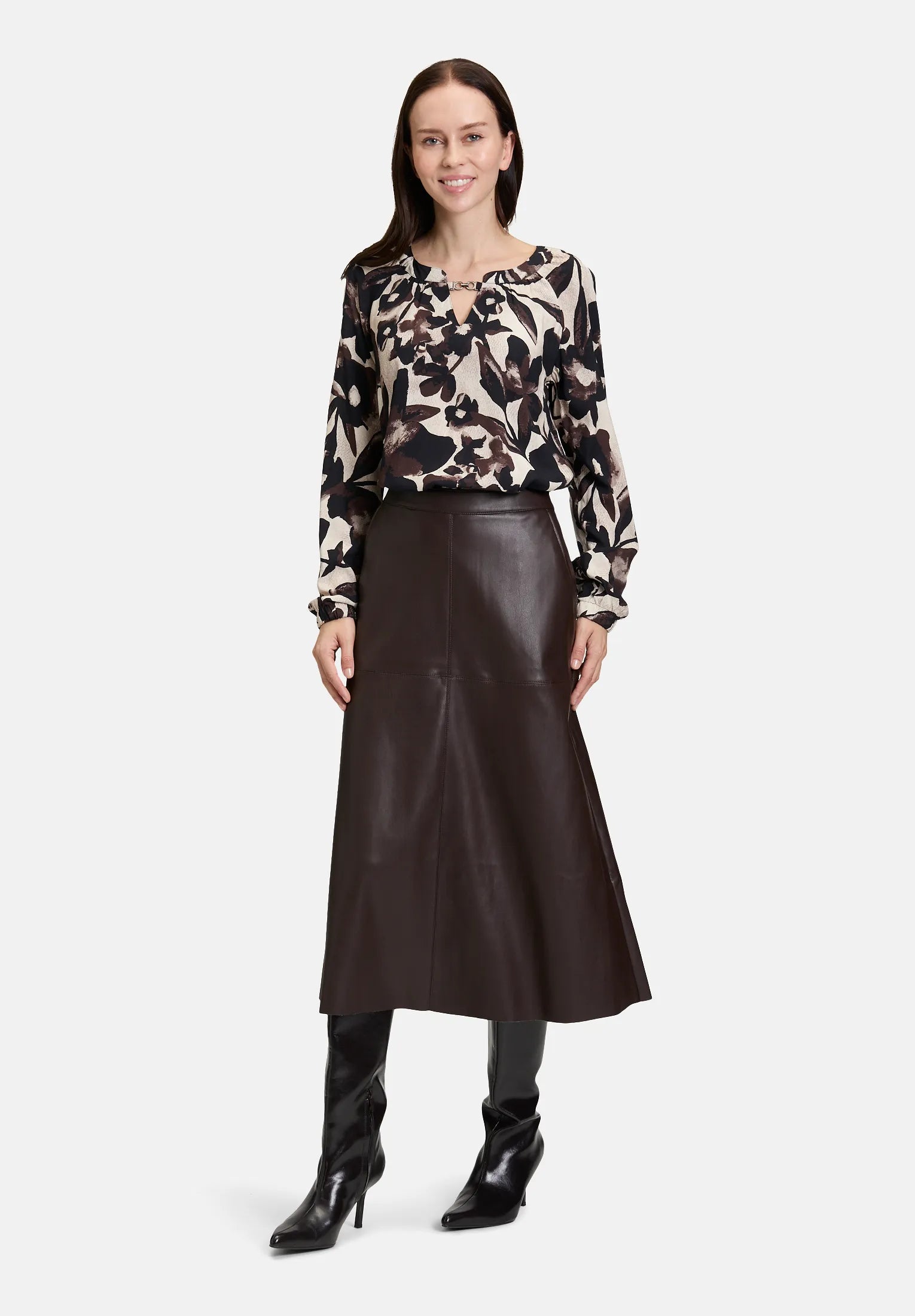 Betty Barclay_Beige/Brown_Long-Sleeved Slip Blouse_8925-1641_7875_02