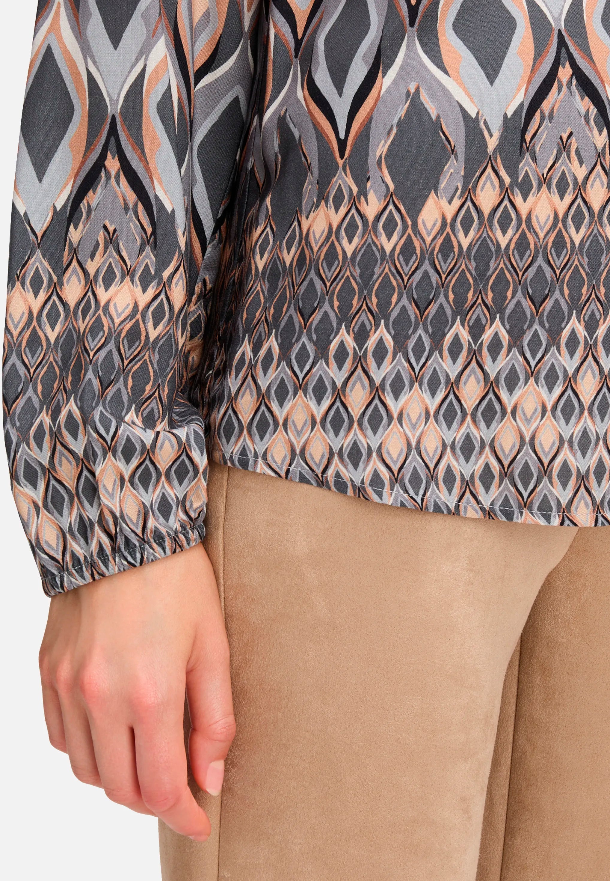 Betty Barclay_Grey/Beige_Long Blouse with Stand-Up Collar_8930-1100_9876_07