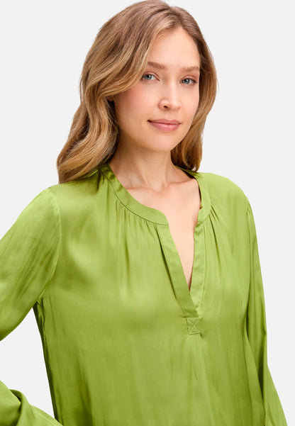Betty Barclay_Fresh Moss_Long-Sleeved Satin Blouse_8942-1668_5436_06