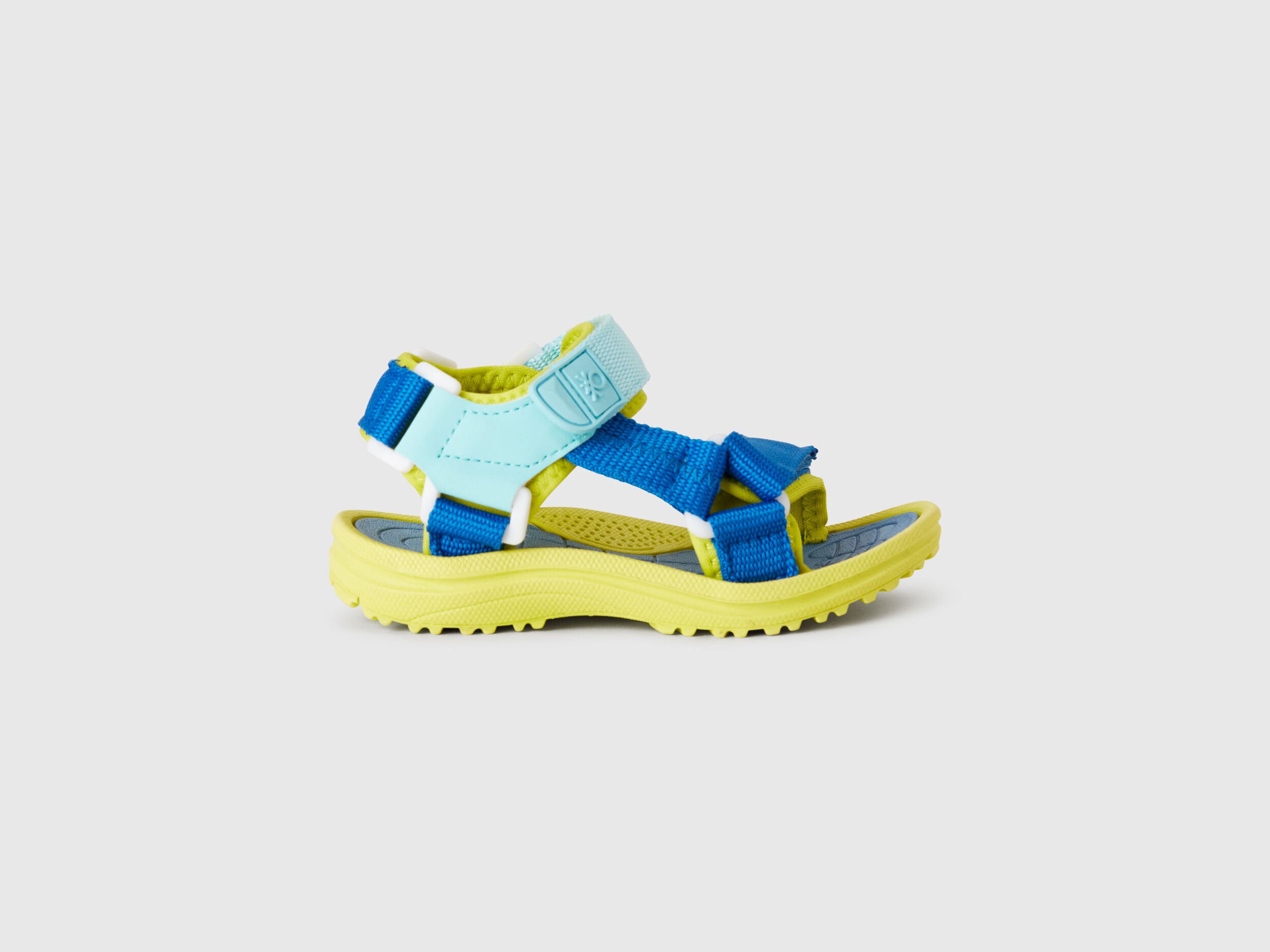 Benetton_Open-Toe Sandals_8EIKGD01C_21J_01