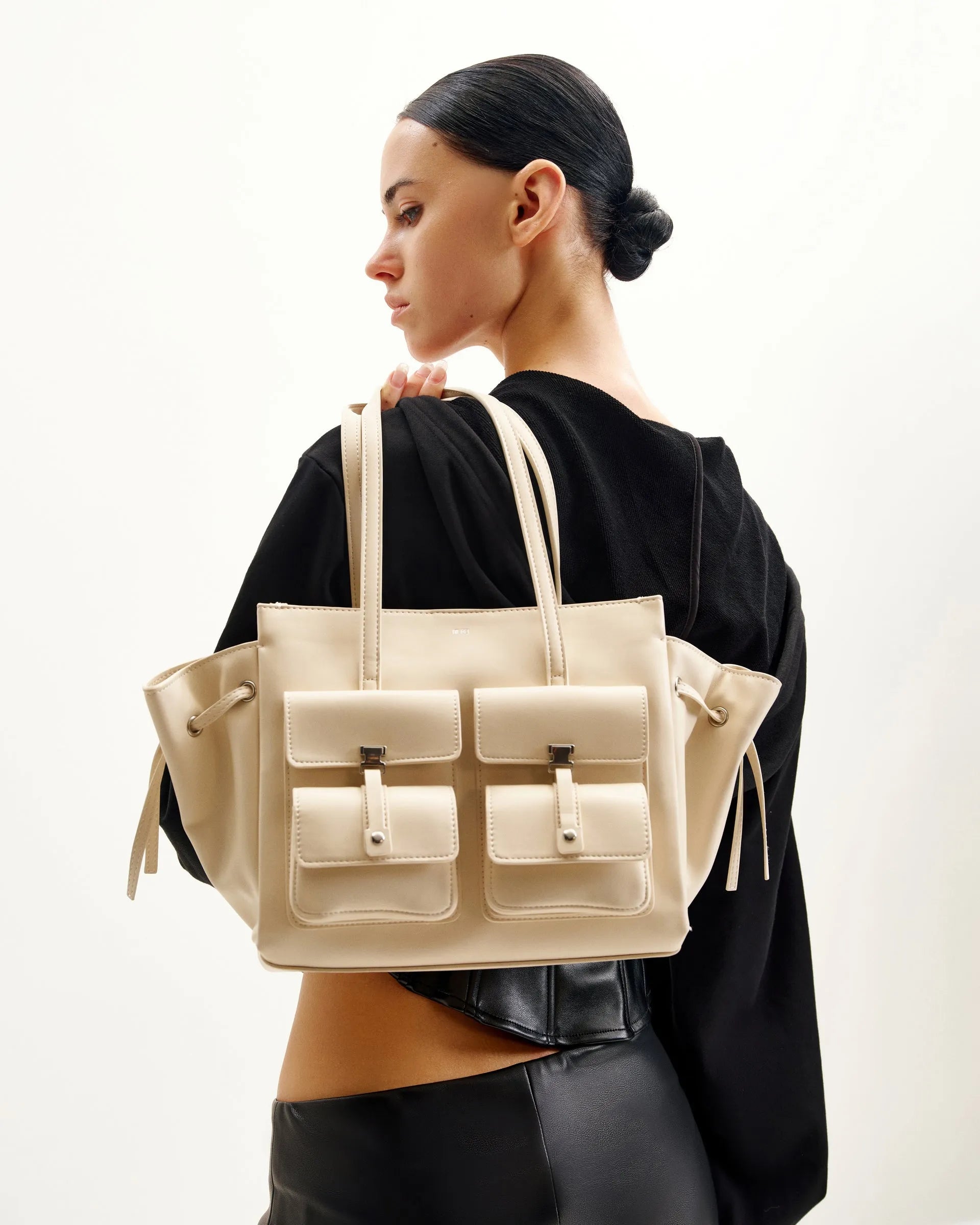 JW PEI_White_Linda Tote Bags_8T001-2_White_02