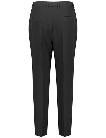 7/8-Length Pressed Pleat Trousers In A Slim Fit_920973-19899_1100_08