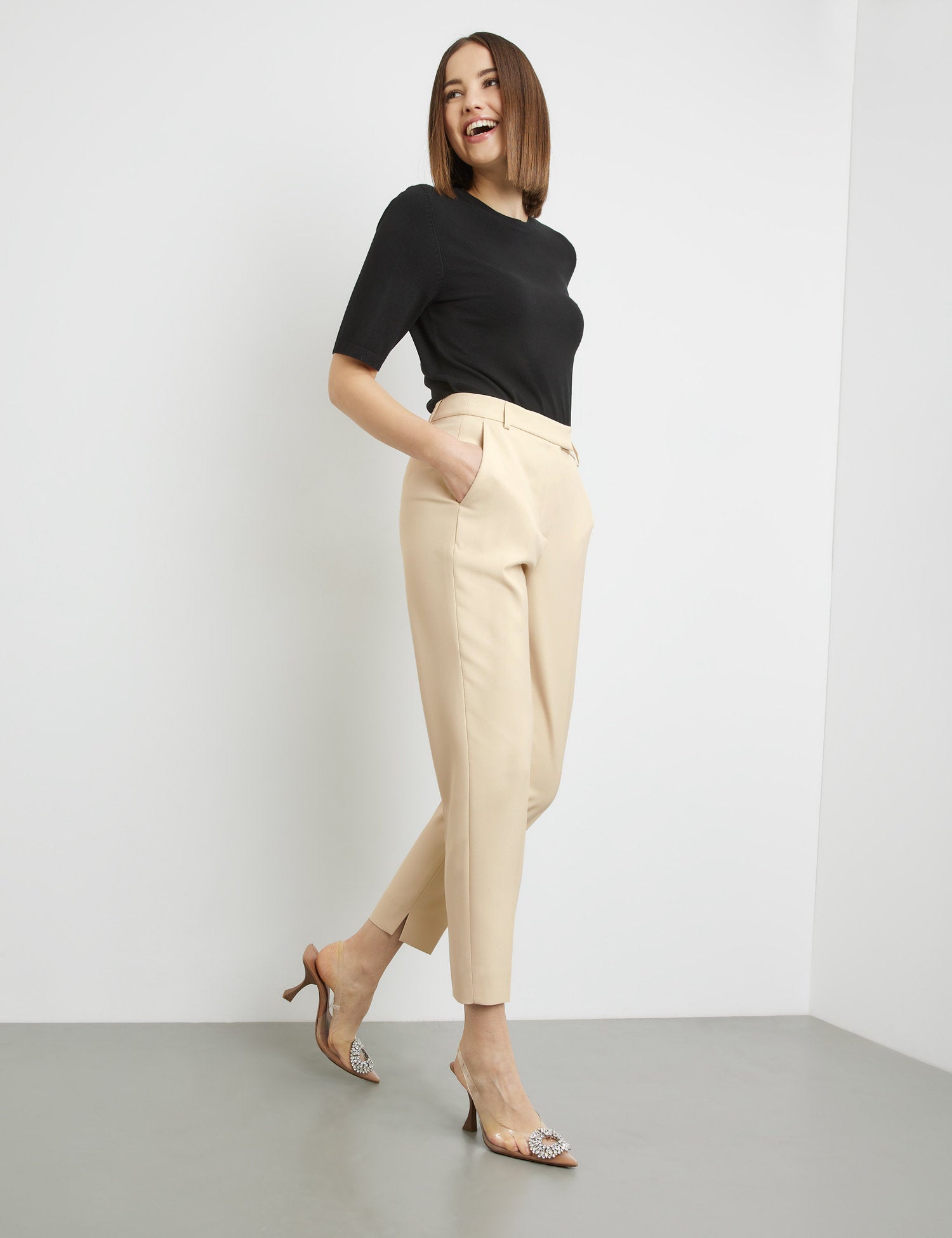 7/8 Trousers With Pressed Creases_920973-19899_9280_05