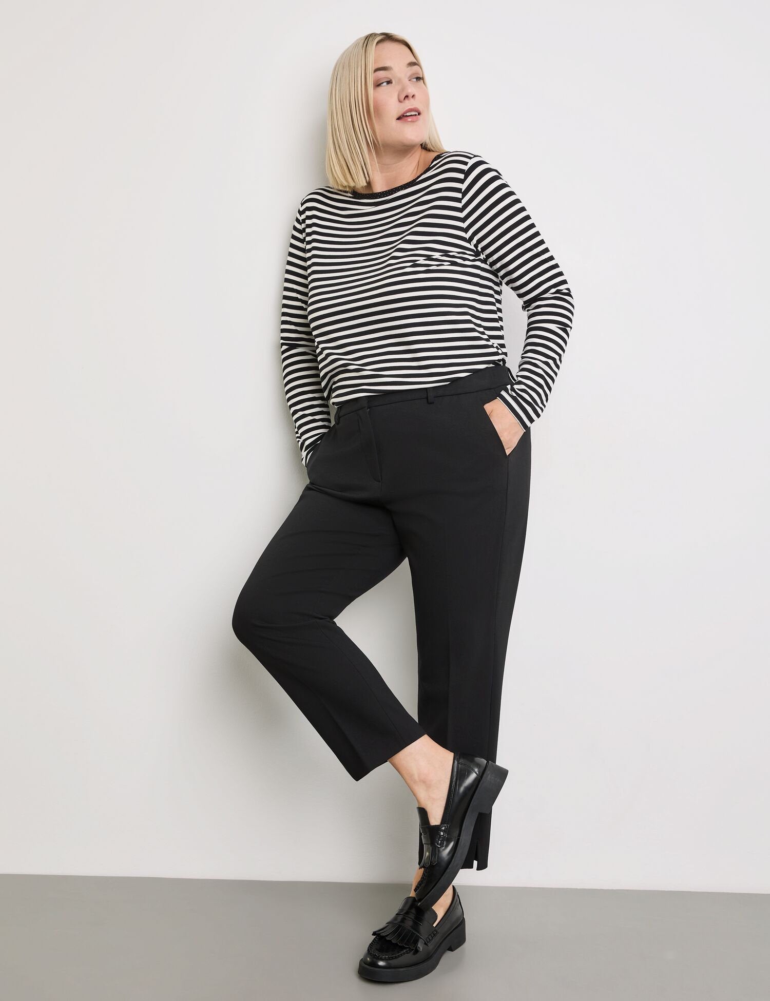 Samoon_Greta Sophisticated 7/8-Length Trousers_920981-29038_1100_01