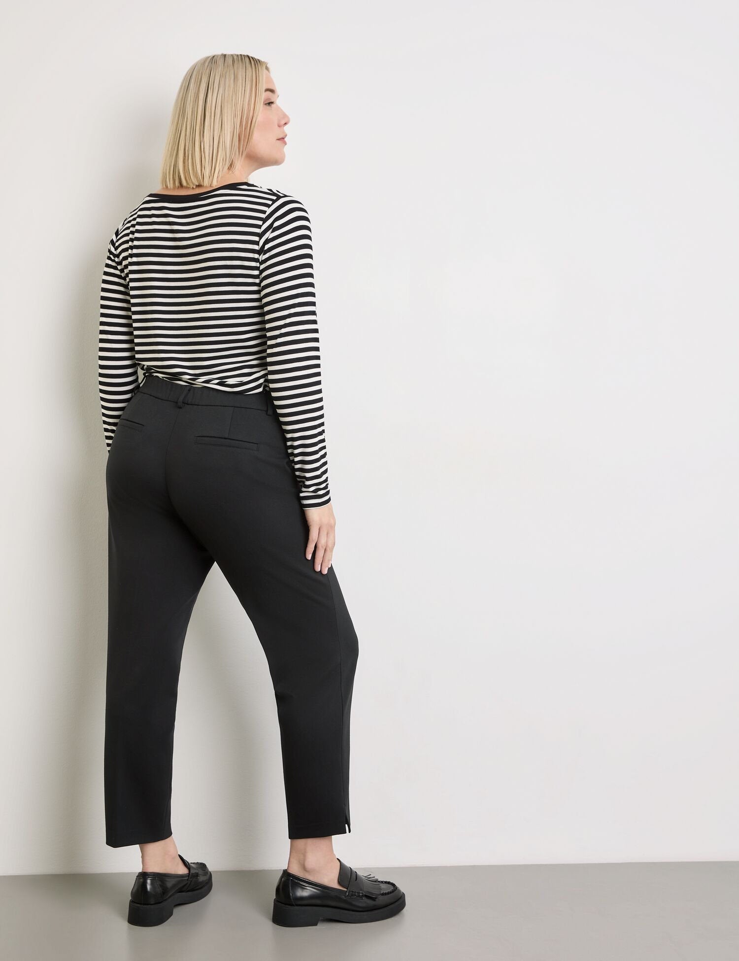 Samoon_Greta Sophisticated 7/8-Length Trousers_920981-29038_1100_02