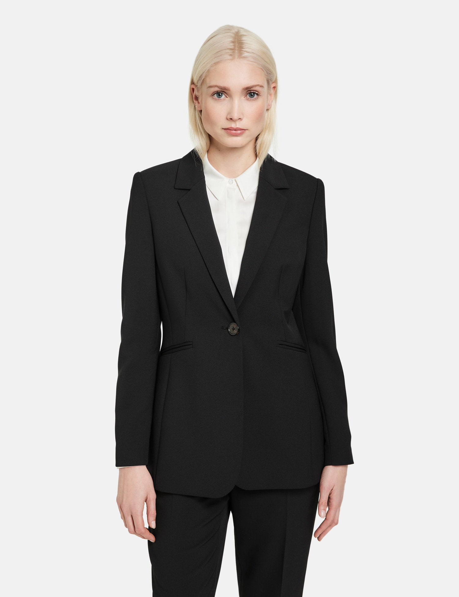 Fitted Blazer Made Of Fine Stretch Fabric_930994-19899_1100_01