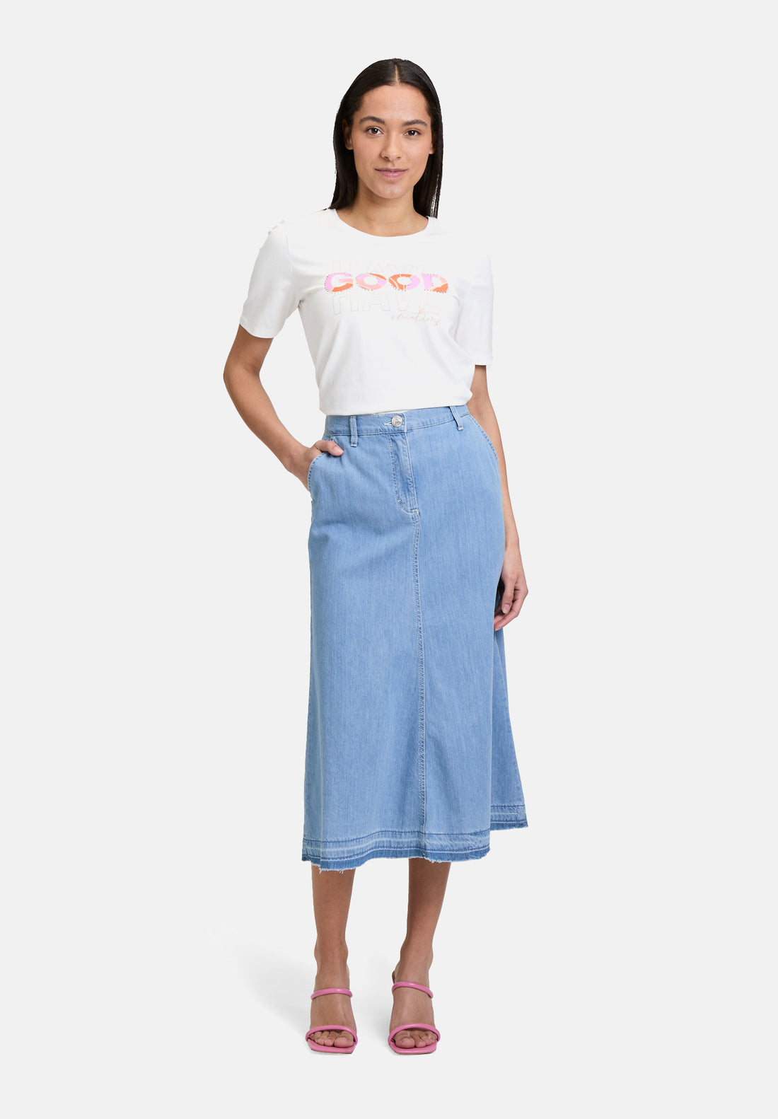 Betty Barclay_Denim Skirt with an Open Hem_9407-1105_8618_01