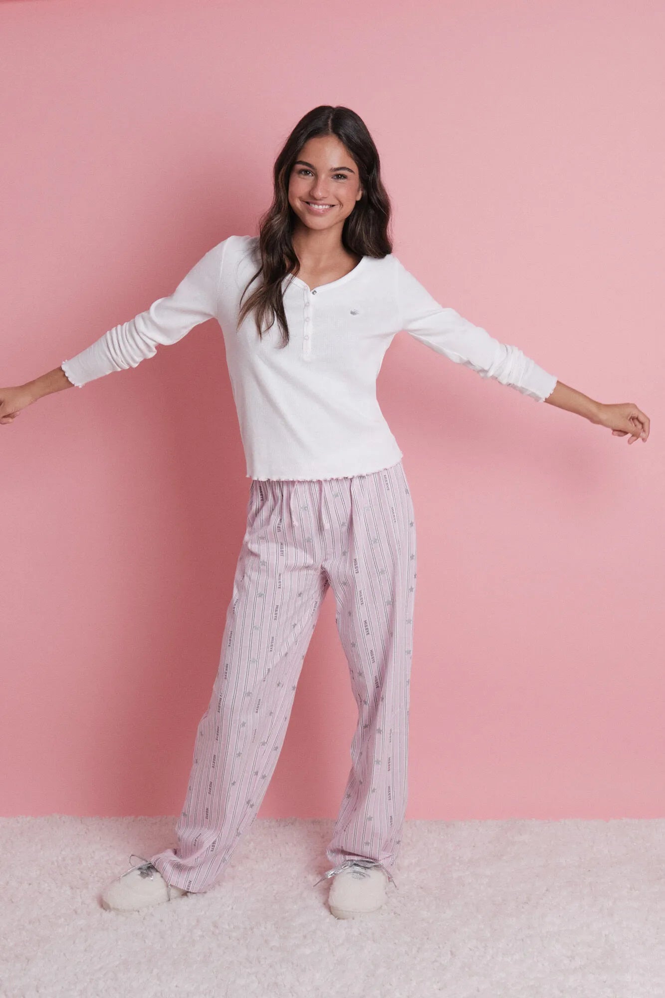 Women Secret_Ivory_Long Pyjamas with White Striped and Logo_9522059_96_01