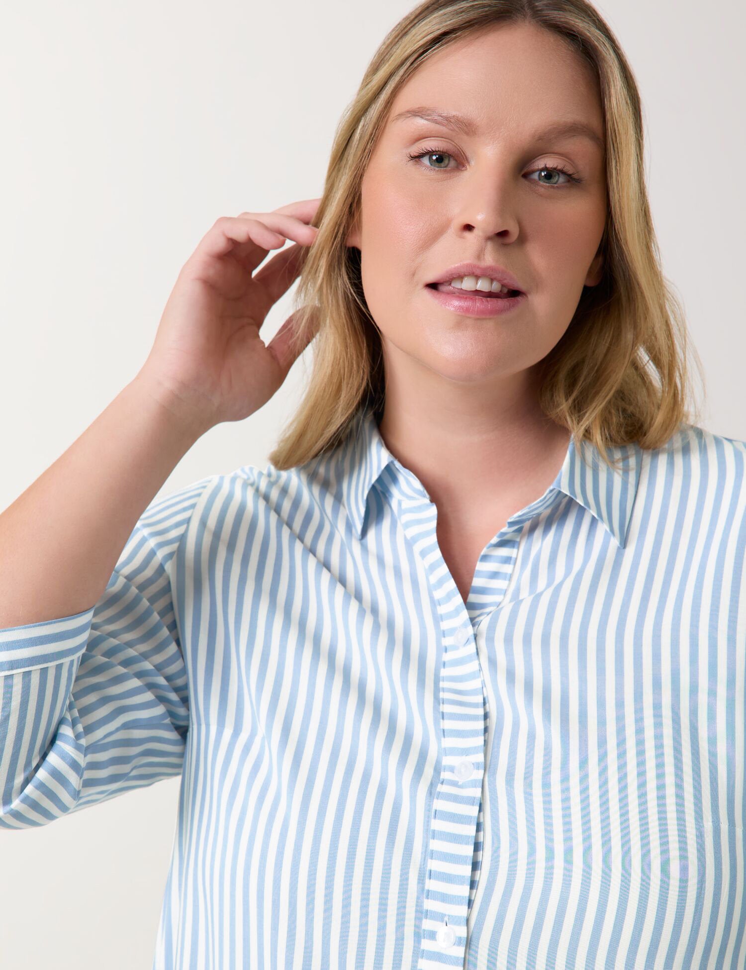 Samoon_Striped Blouse with 3/4-Length Sleeves_960985-29146_8952_05