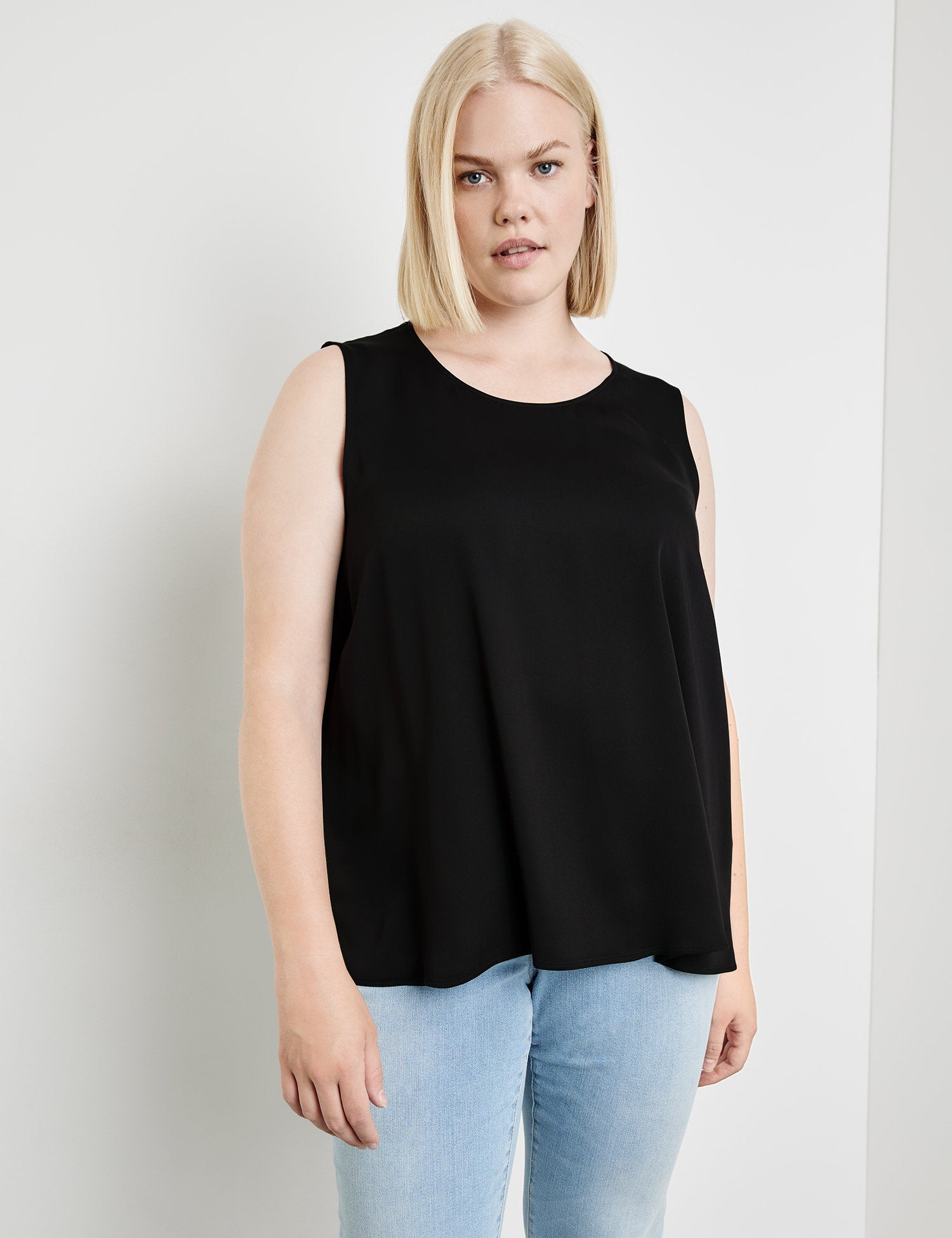 Blouse Top With Side Slits_960994-29141_1100_03