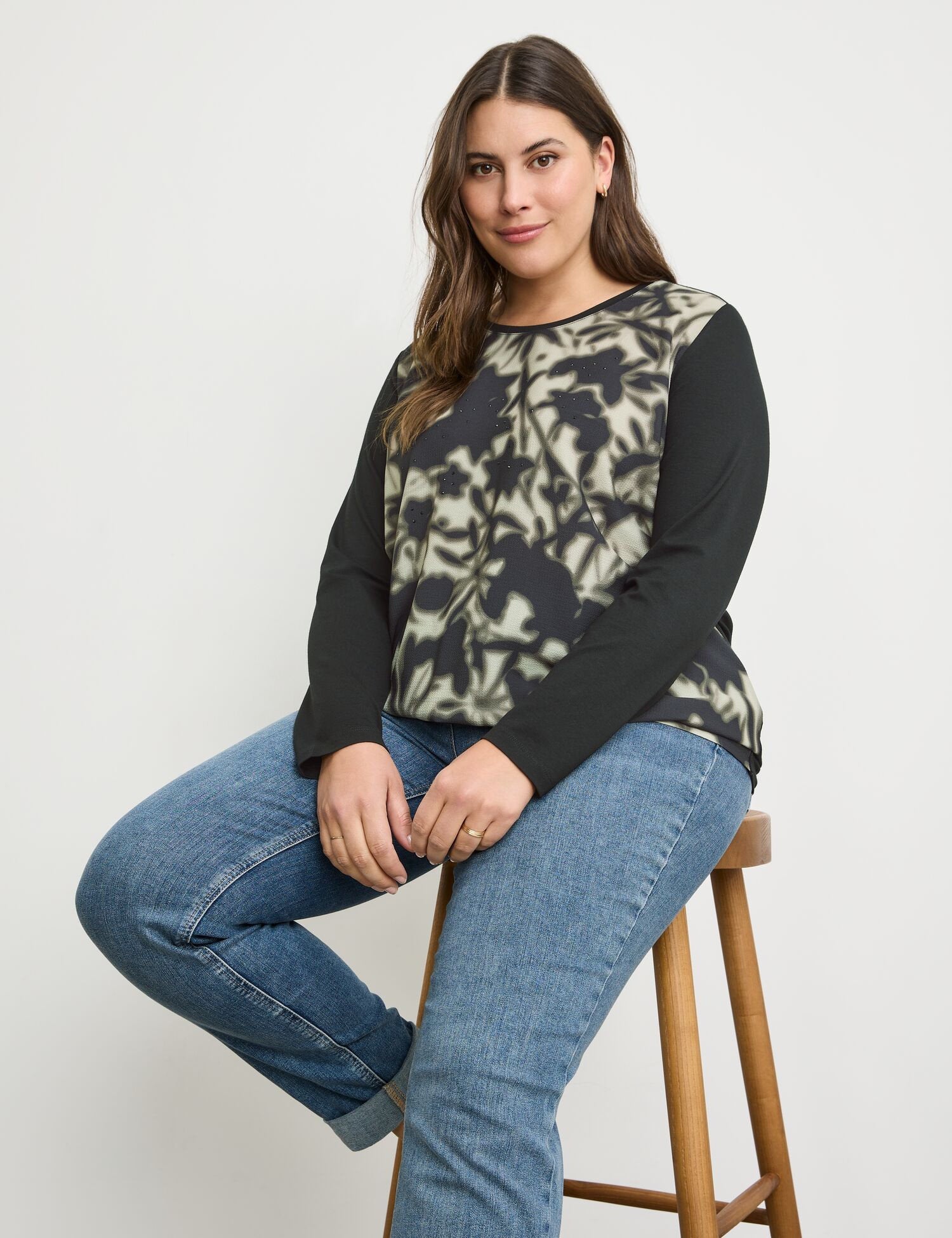 Casual Long Sleeve Top With A Front Print_971975-29403_1102_06