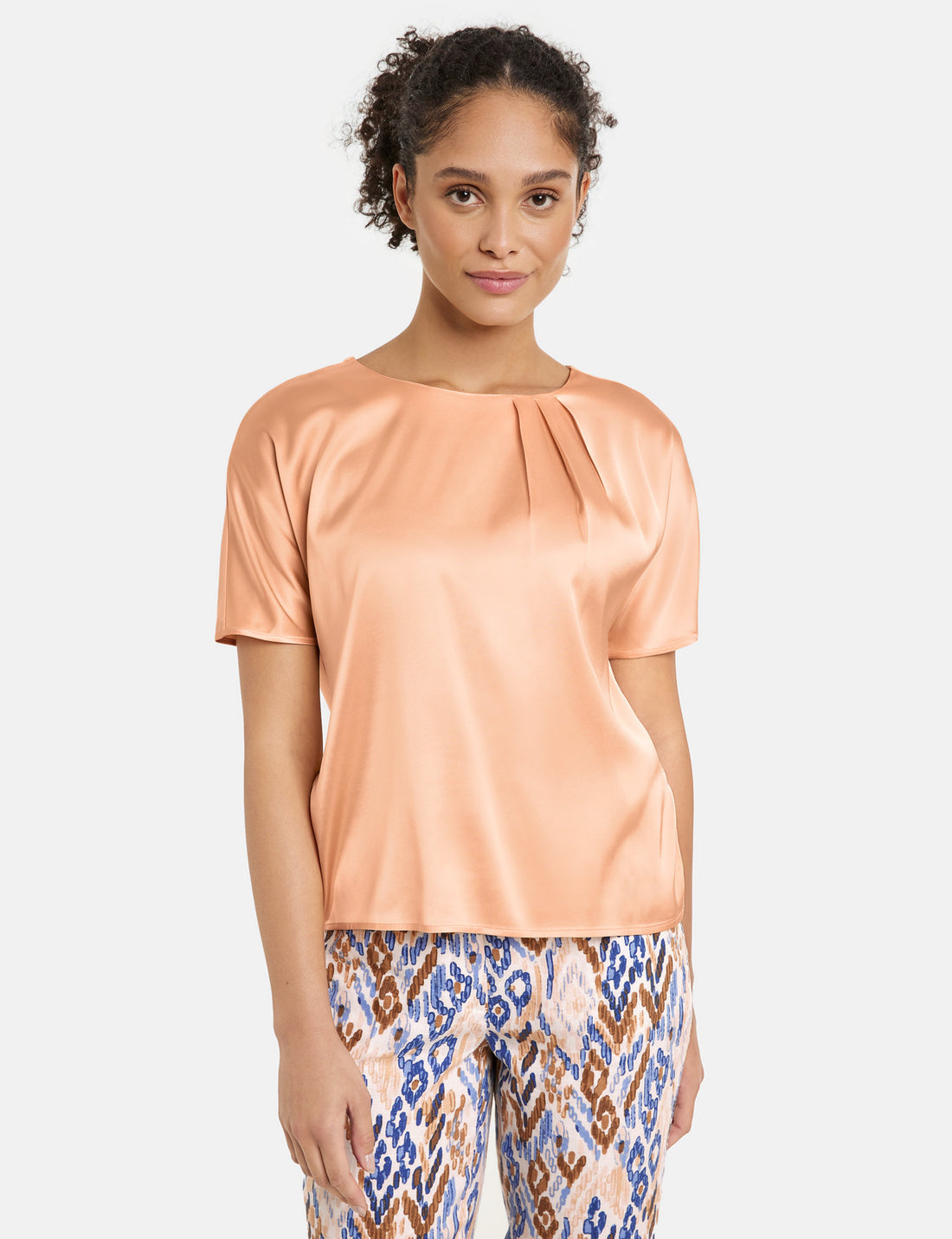 Flowing Blouse Top With Fabric Panelling_977047-35033_60315_01