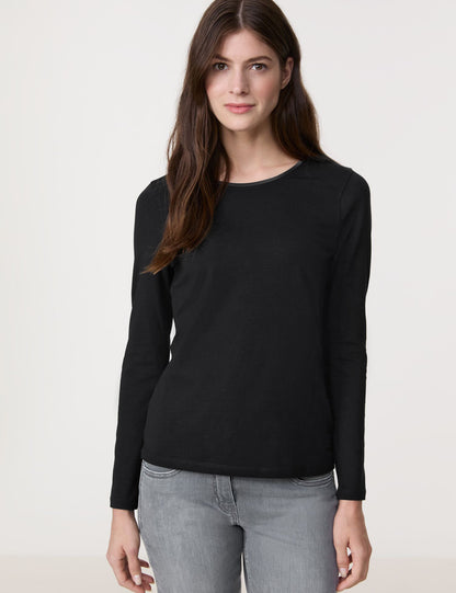 Basic Long Sleeve Top With A Satin Trim_977065-44000_11000_01