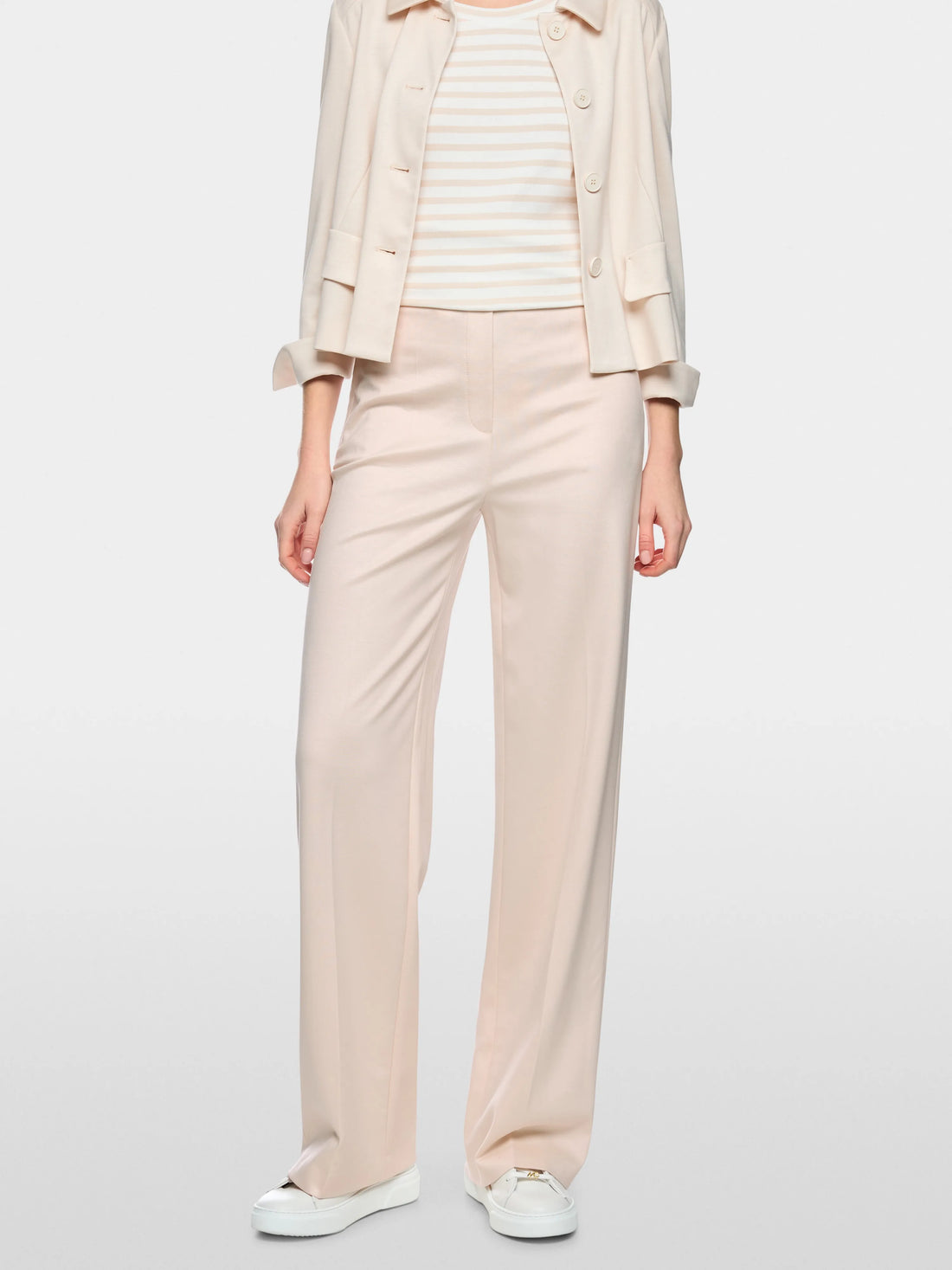 Marc Cain_Magnolia_Puddle Pants Model Winder_AA 81.05 J24_153_05