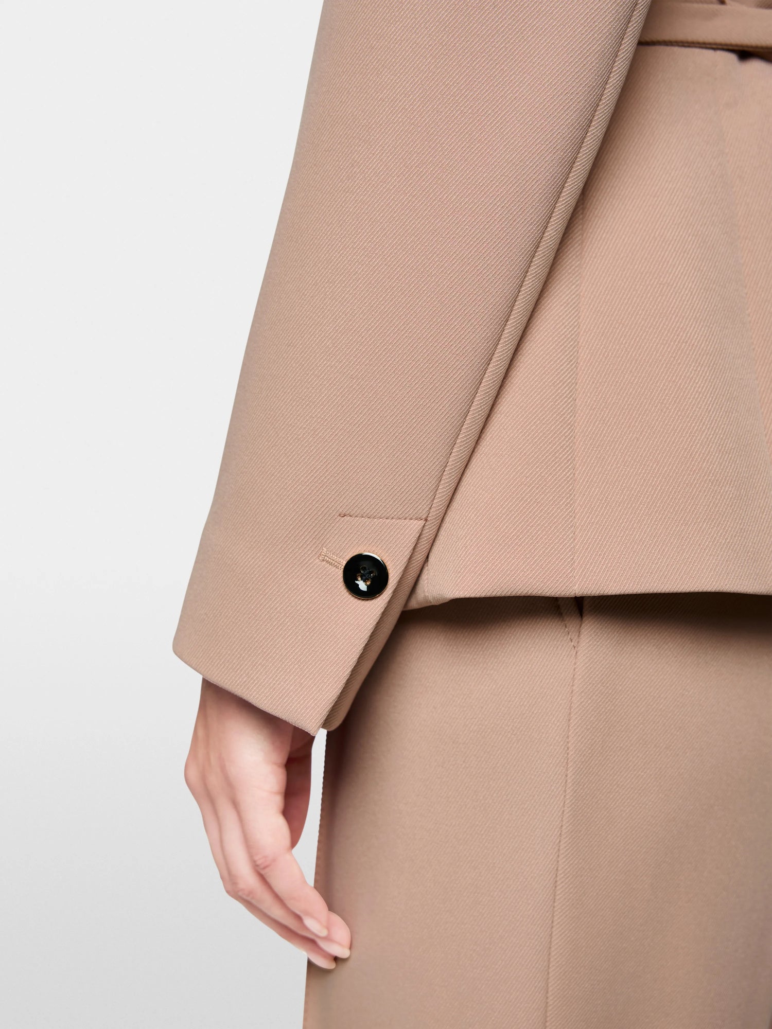 Marc Cain_Warm Taupe New_Elegant Blazer with Waist Belt_AC 34.09 W77_619_04