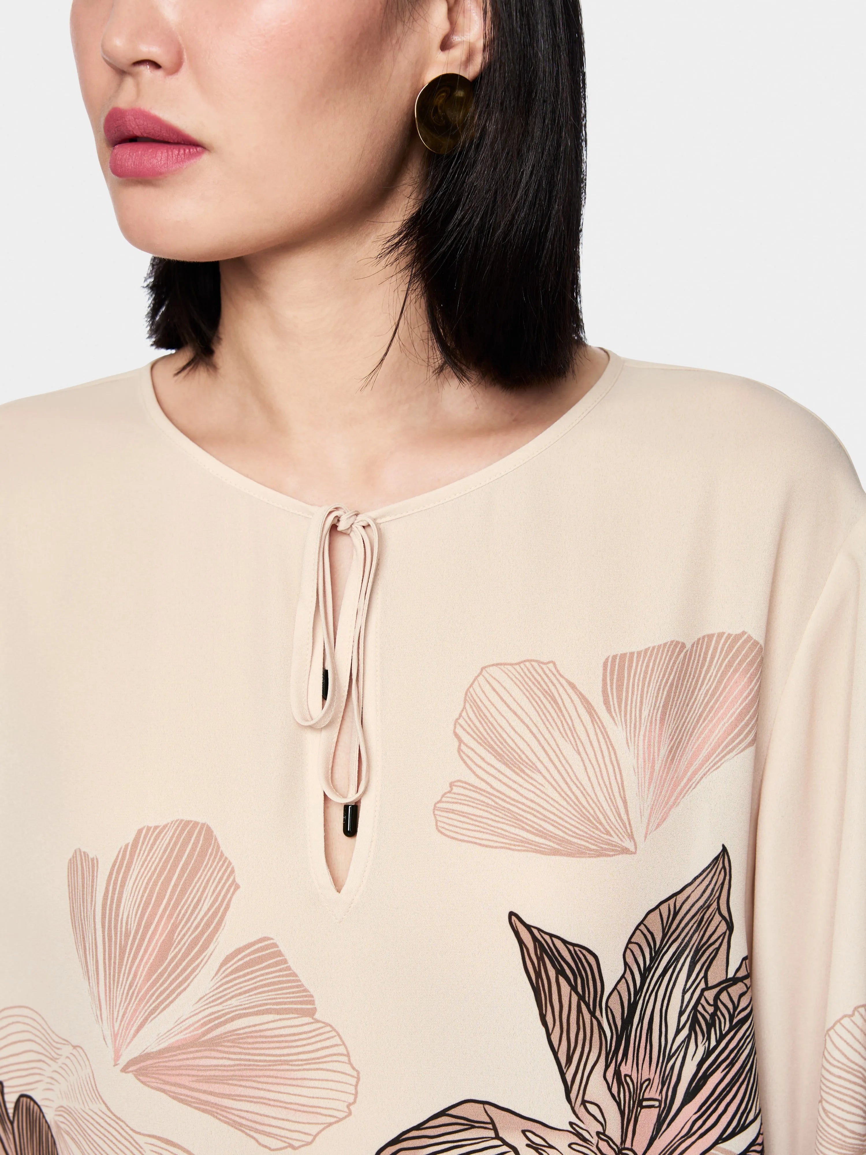 Marc Cain_Black_ÔRethink TogetherÕ Floral Print Blouse_AC 51.08 W07_900_03