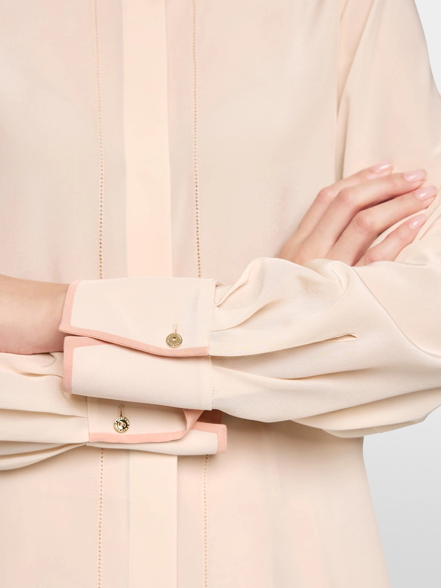 Marc Cain_Magnolia_Pure Silk Shirt Collar Blouse_AC 51.16 W53_153_04