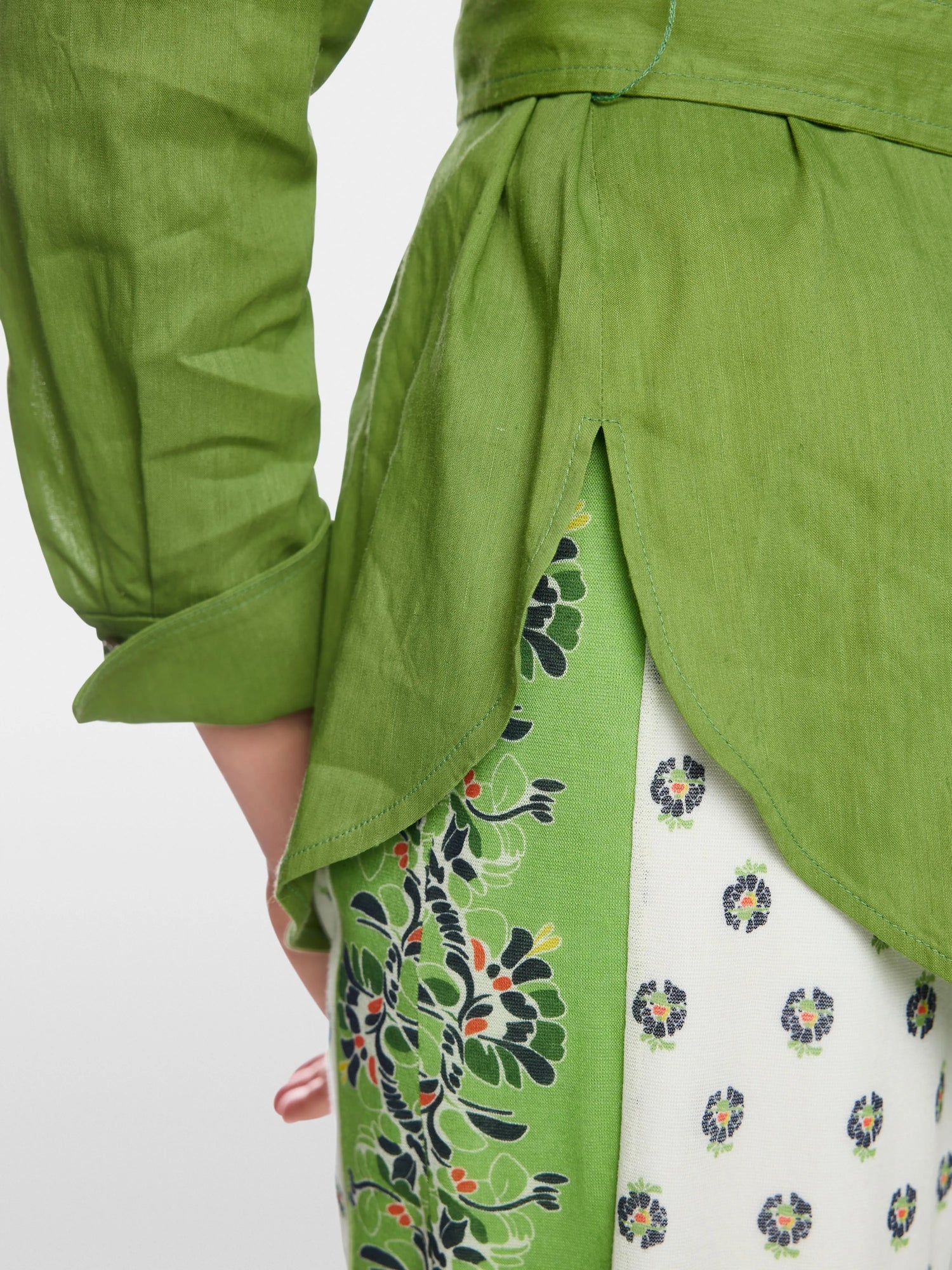Marc Cain Garden Green Women Linen-Viscose Blend Safari Blouse SKU: AC 51.35 W70_526 Image 05